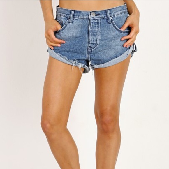 One Teaspoon Bandits Relaxed Fit Jean Shorts Long Rise Size 27 Twisted Cuff Hem